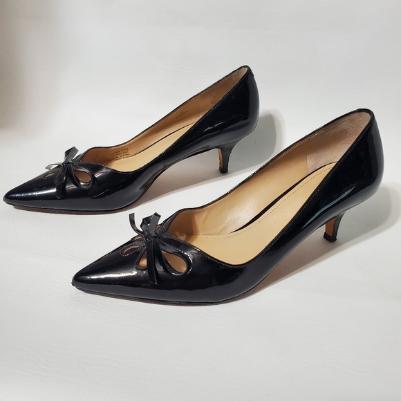 Joan & David Black Patent Leather Heels Bow Detail Flower Petal Cut Outs Size 7 - Picture 3 of 15
